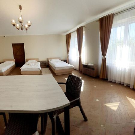 Tulipan Hotel Aquapark Vyshkove Exterior photo