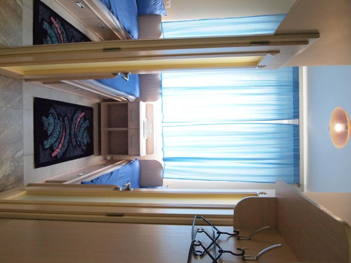 Tulipan Hotel Aquapark Vyshkove Exterior photo