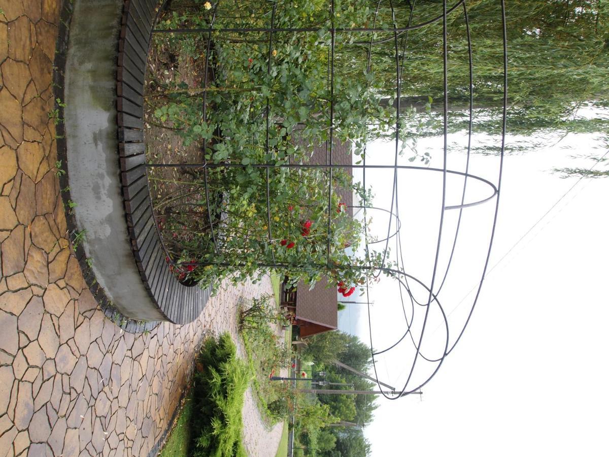 Tulipan Hotel Aquapark Vyshkove Exterior photo