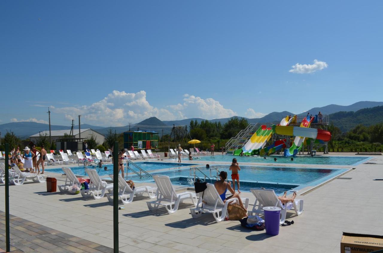 Tulipan Hotel Aquapark Vyshkove Exterior photo